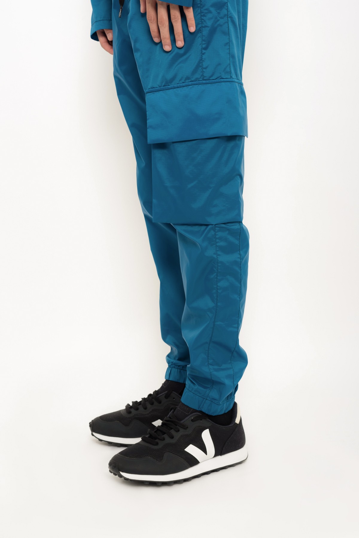 calça estilo esportiva em nylon regenerado ECONYL™