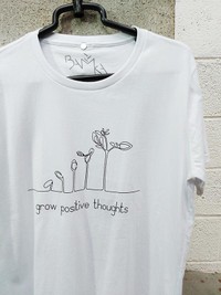 Camiseta Grow Positive Thoughts