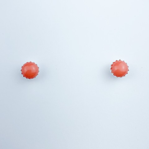 Foto do produto Brinco Ponto de Luz 8mm Coral Claro