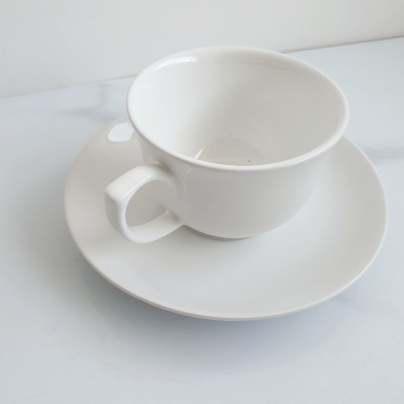 Xícara de Chá Com Pires de Porcelana White 240ml