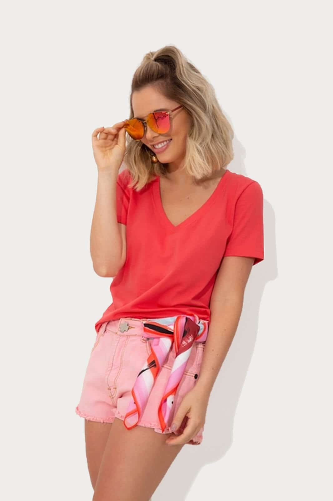 T-Shirt Comfy Algodão Premium Decote V Coral